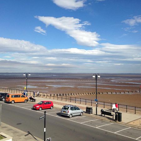 Lovely Little Flat By The Sea In Cleethorpes Eksteriør billede