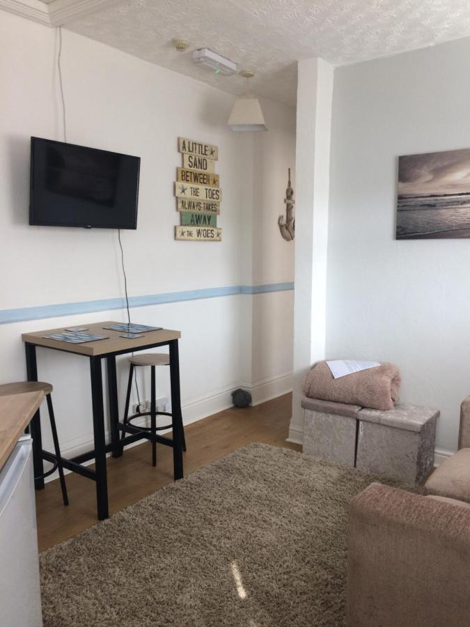 Lovely Little Flat By The Sea In Cleethorpes Eksteriør billede