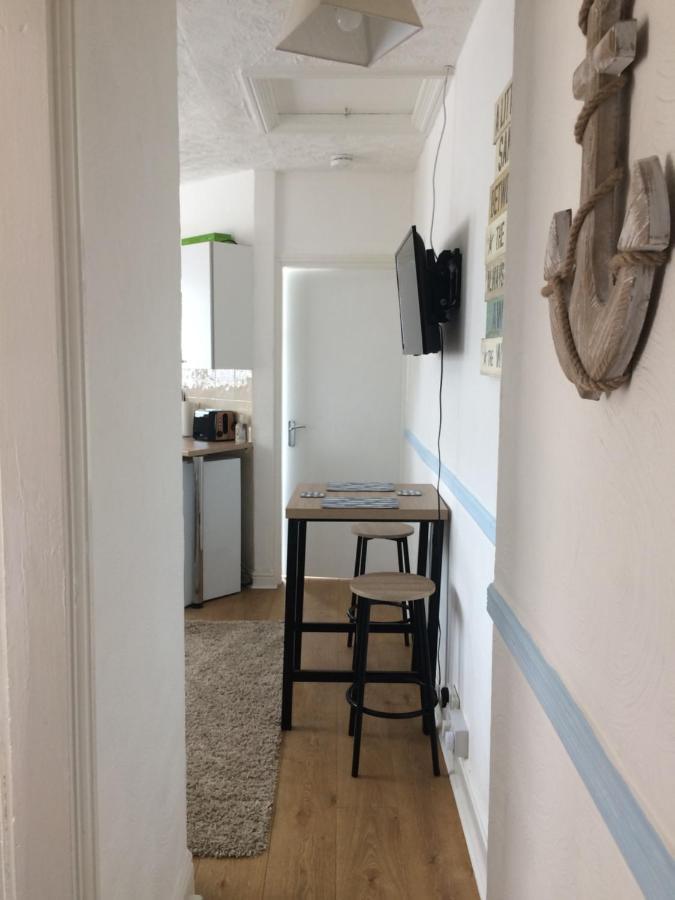 Lovely Little Flat By The Sea In Cleethorpes Eksteriør billede