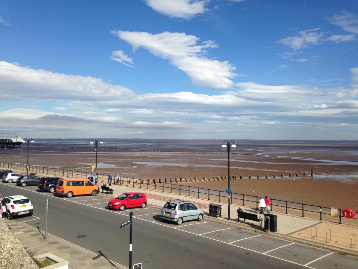 Lovely Little Flat By The Sea In Cleethorpes Eksteriør billede
